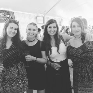 Meet your Posher, Kayla